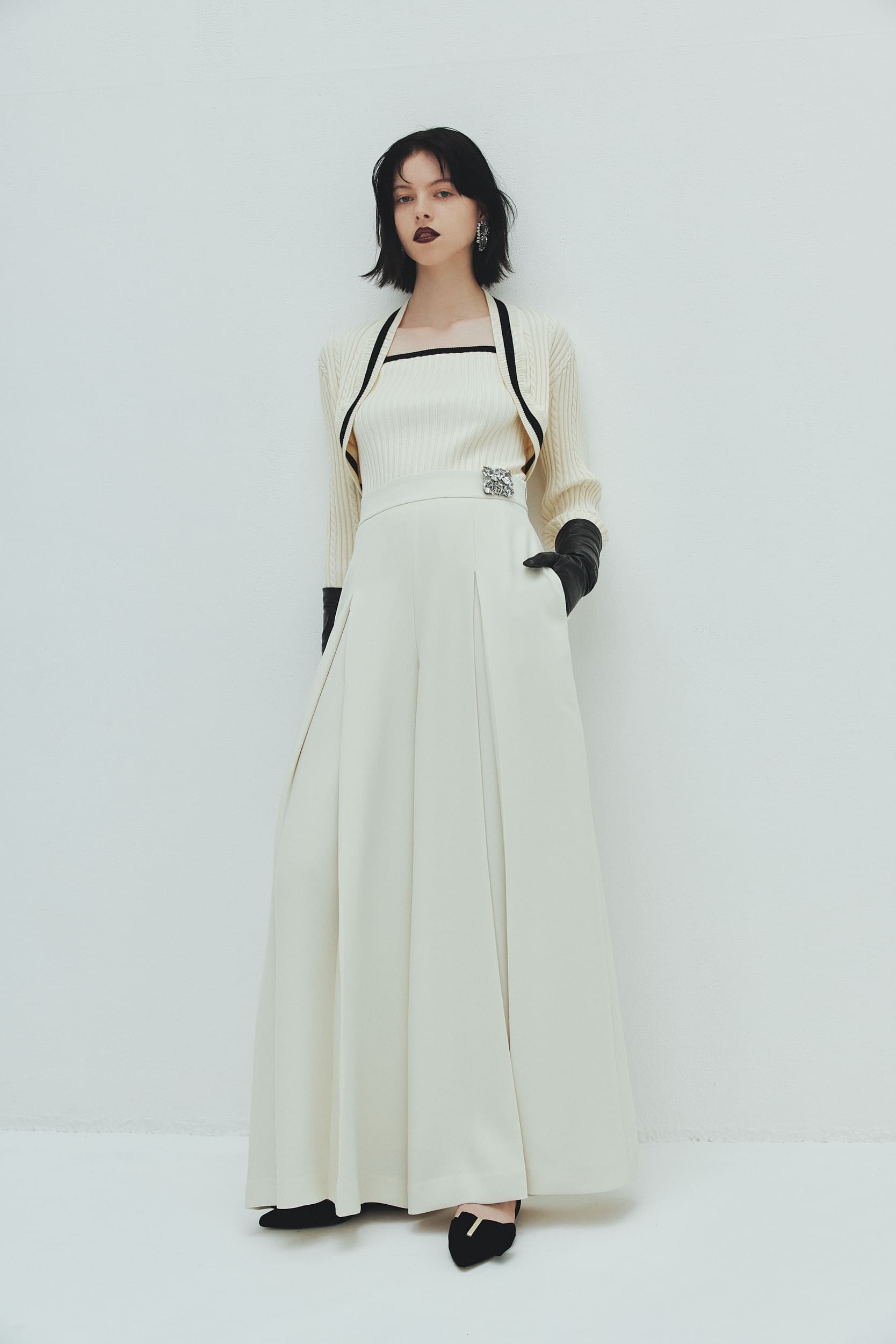 LOULOU WILLOUGHBY】2024 AUTUMN & WINTER CATALOG <SUN> LOOK3