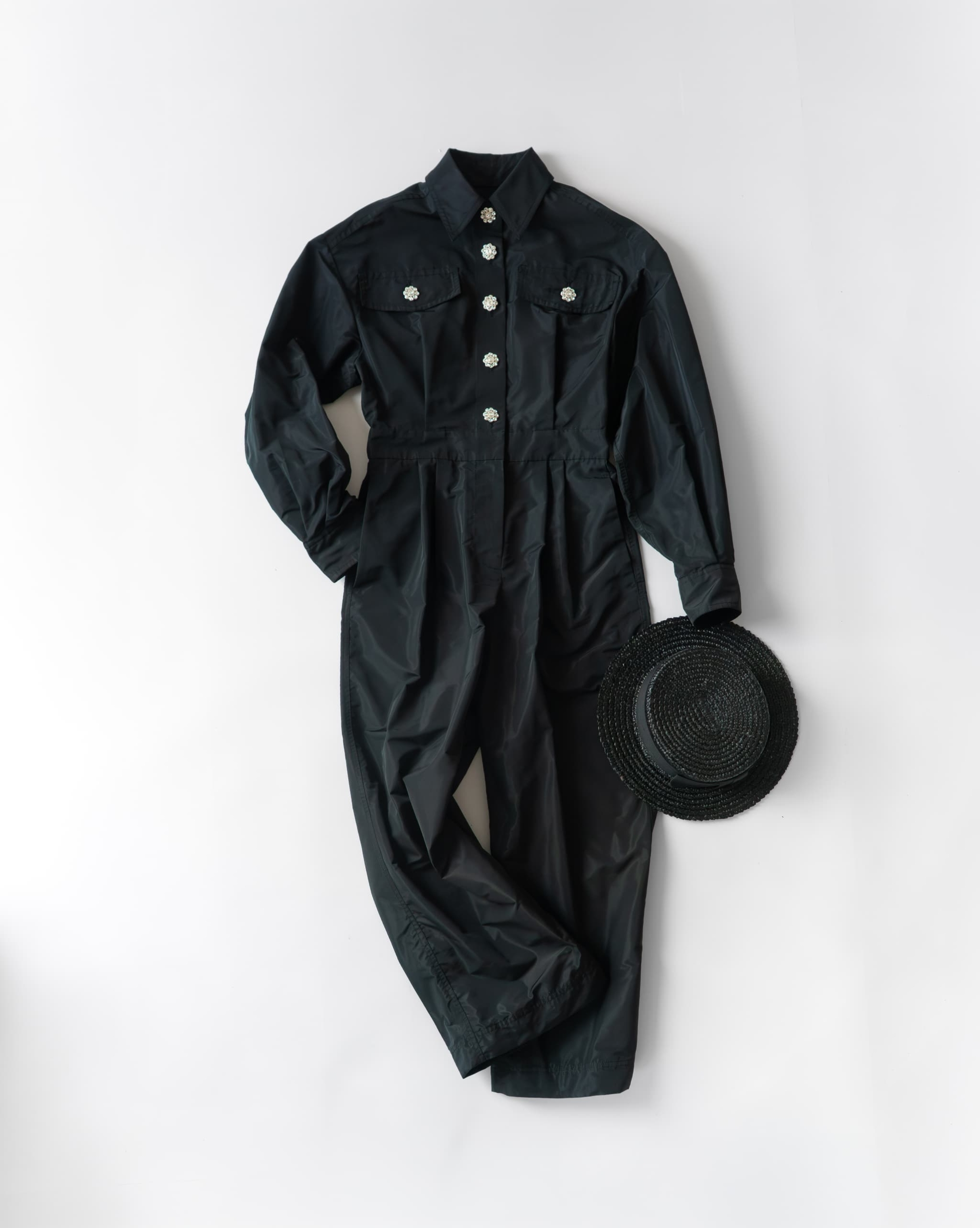 25ansWEB掲載】ルル・ウィルビー、モダニティが薫る春のモノトーン