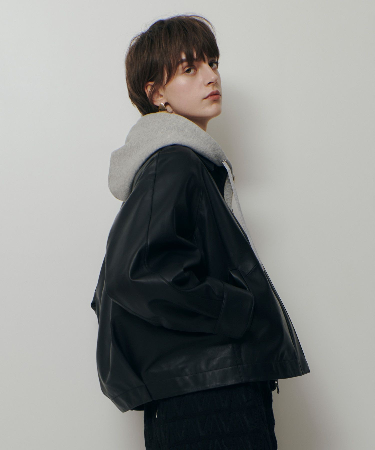 アルアバイル　ルルウィルビー 【美品】レザークルーネックブルゾン trim_ofalv_item7bcad32aed1811f