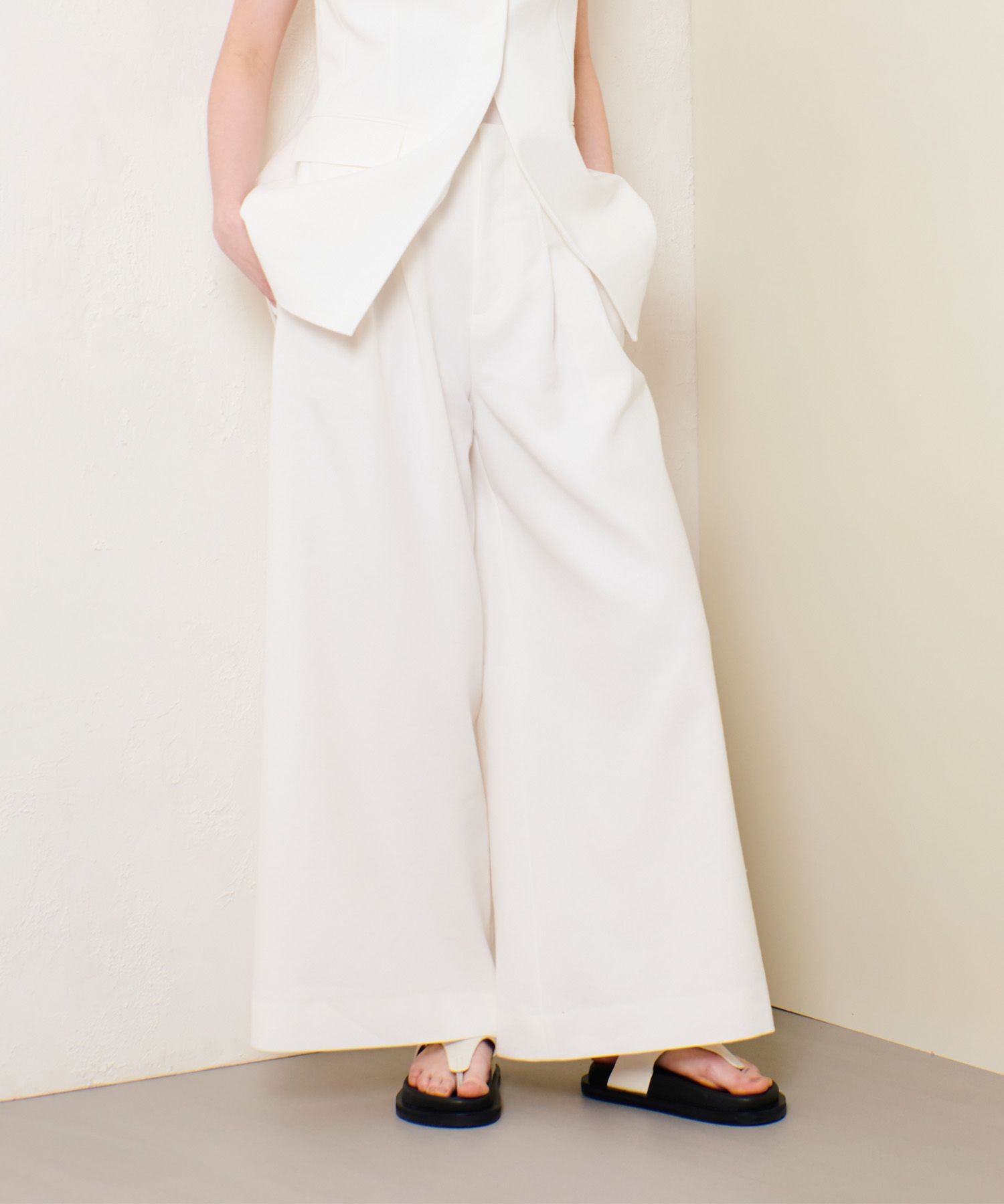 シェルタリングビッグバックルパンツ|allureville OFFICIAL SITE