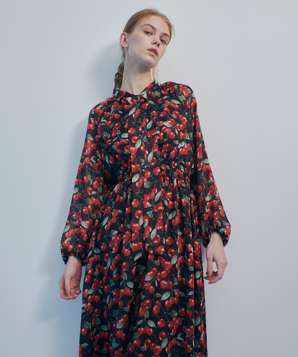 LOULOU WILLOUGHBY 【LOULOU WILLOUGHBY】LISAチェリープリント リボンワンピース ブラック (95)
