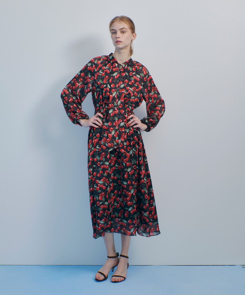 LOULOU WILLOUGHBY 【LOULOU WILLOUGHBY】LISAチェリープリント リボンワンピース ブラック (95)