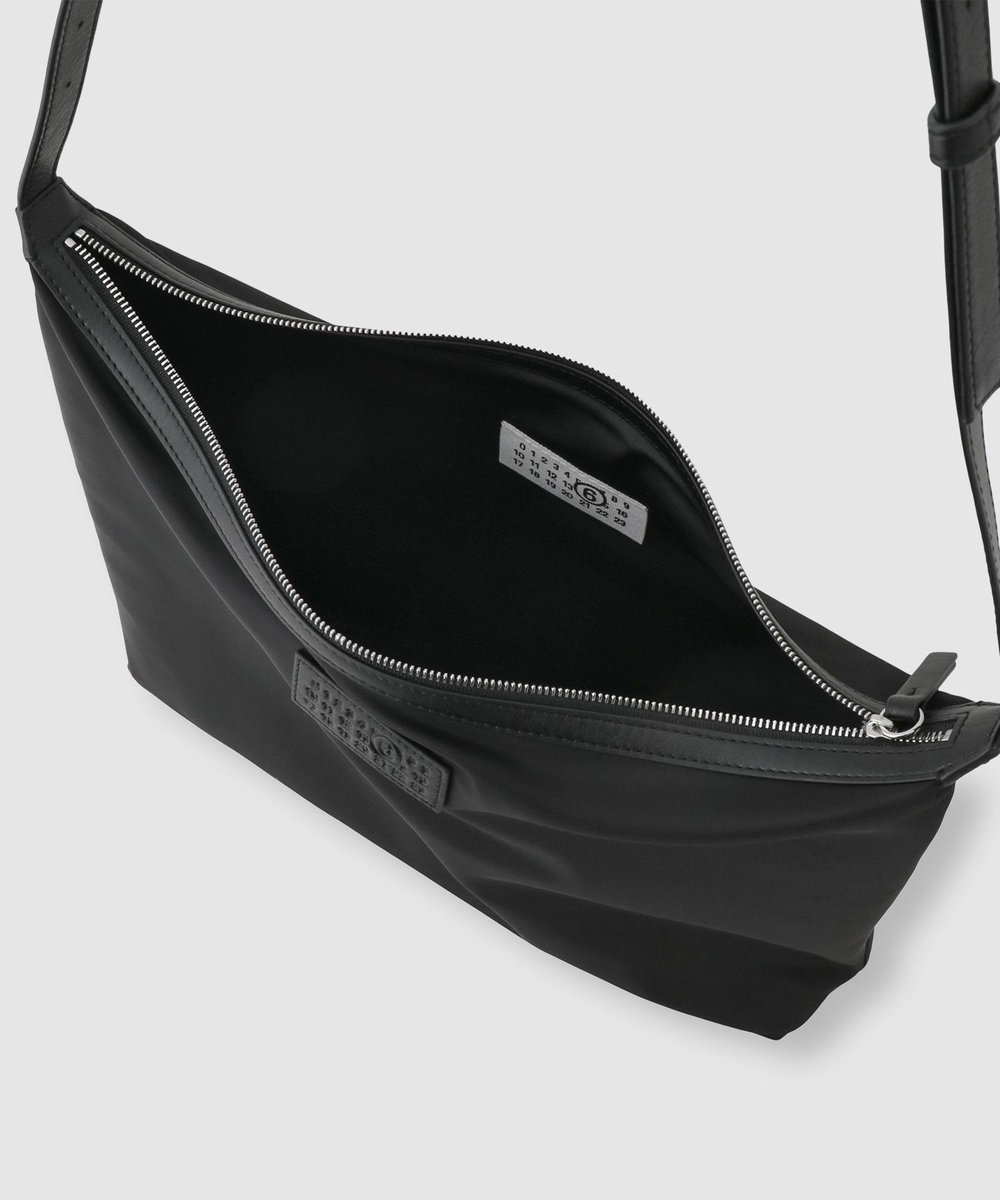 buying 【MM6 Maison Margiela(エムエム6 メゾン マルジェラ)】NYLON CROSSBODY ショルダーバッグ ブラック (95)