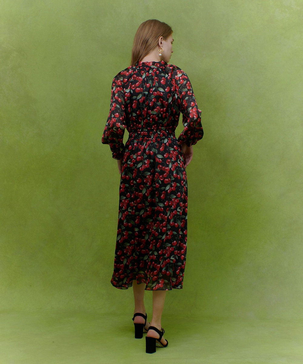 LOULOU WILLOUGHBY 【LOULOU WILLOUGHBY】LISAチェリープリント リボンワンピース ブラック (95)