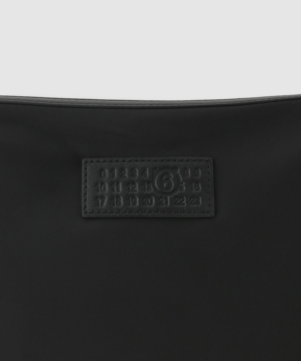buying 【MM6 Maison Margiela(エムエム6 メゾン マルジェラ)】NYLON CROSSBODY ショルダーバッグ ブラック (95)