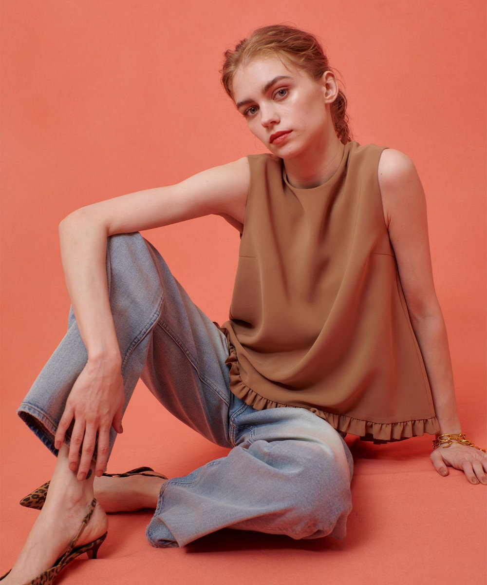 LOULOU WILLOUGHBY 【LOULOU WILLOUGHBY】パールネックレス付きフリルブラウス キャメル (84)