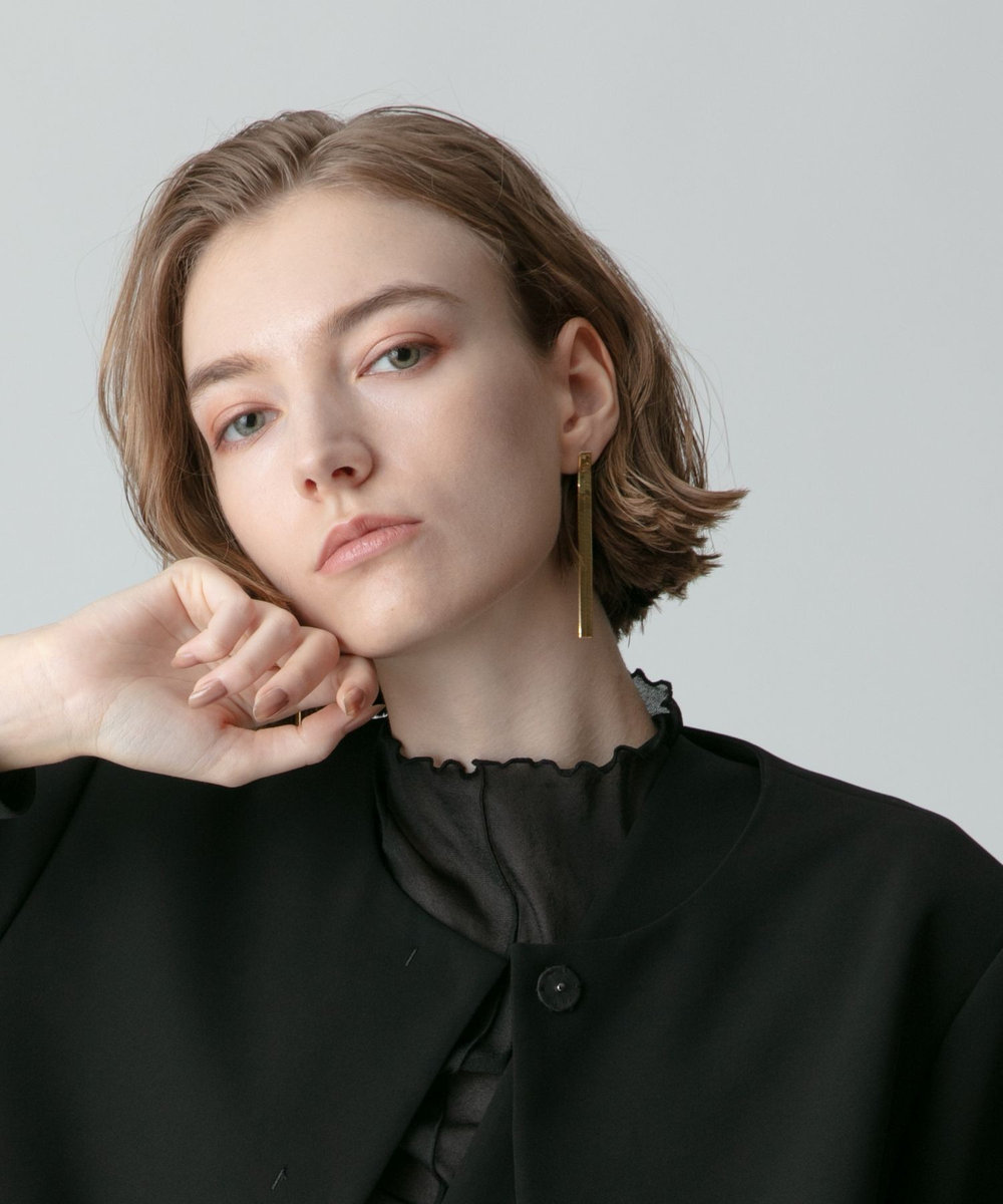 Saskia Diez(サスキアディッツ)】 FLUID EARRINGS SHORT GOLD