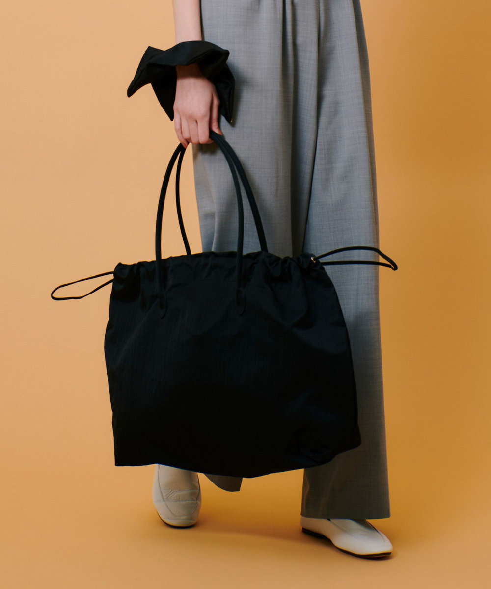 【限定セール】メアリオルターナ　ムーンバッグ ライトブルー 新品未使用 MARY AL TERNA（メアリオルターナ）の「【MARY AL TERNA/メアリ