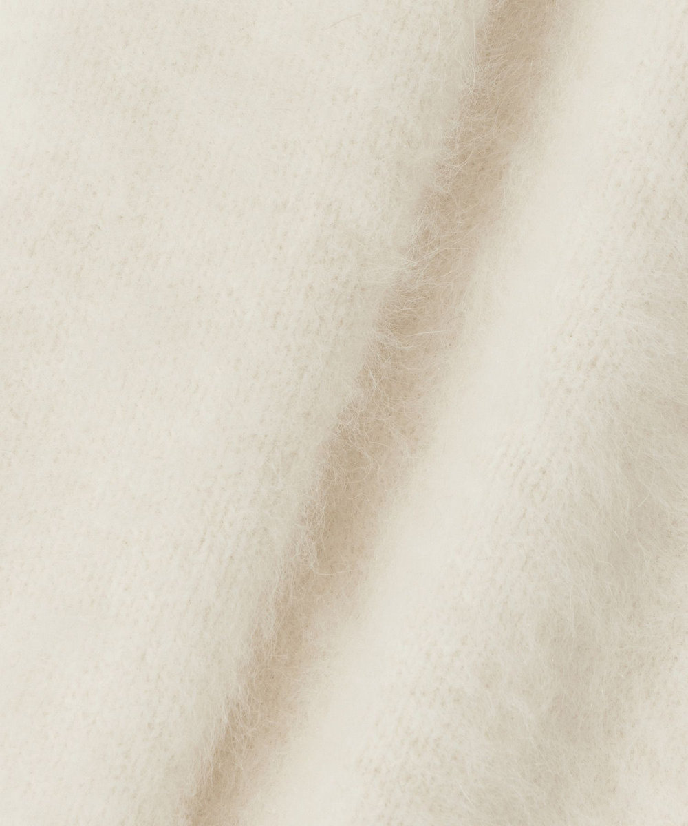 allureville カシミヤブレンドファー加工Ｖプルオーバー オフホワイト (02)