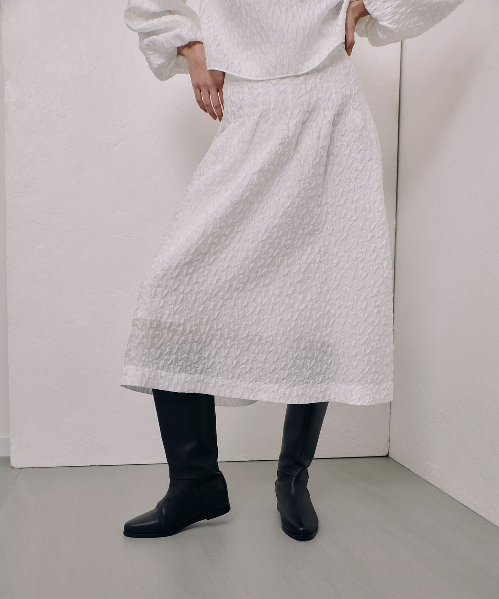 allureville フクレジャガードタックスカート ホワイト (01)