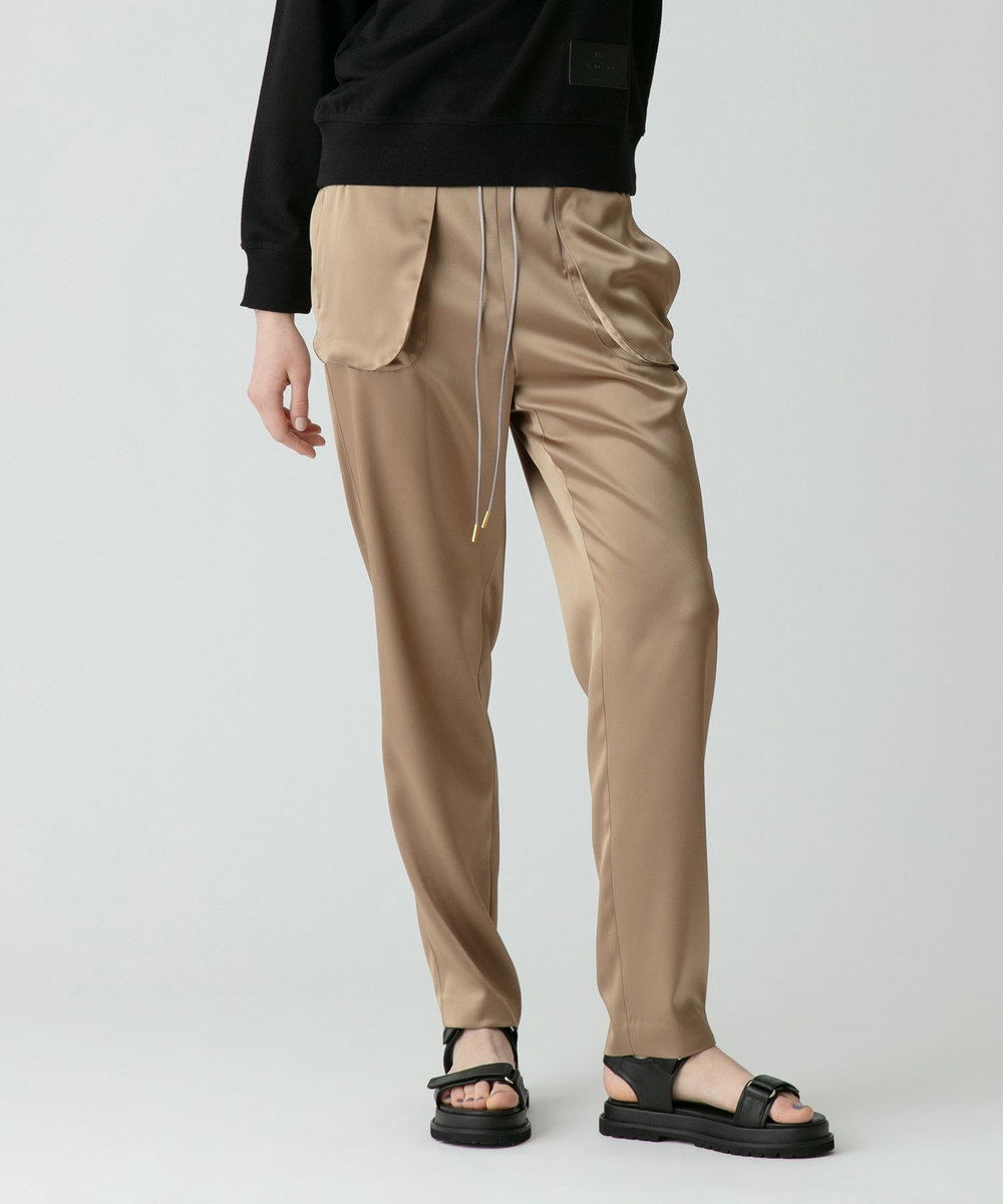 サテンイージーテーパードパンツ|allureville OFFICIAL SITE / ONLINE