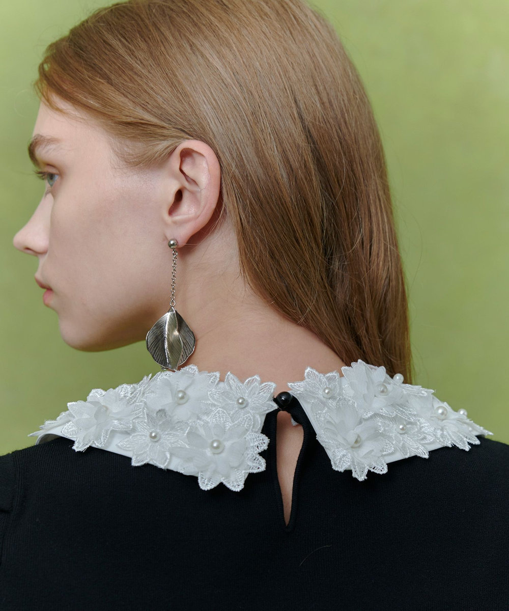 LOULOU WILLOUGHBY 【LOULOU WILLOUGHBY】フラワー衿付プルオーバー ブラック (95)