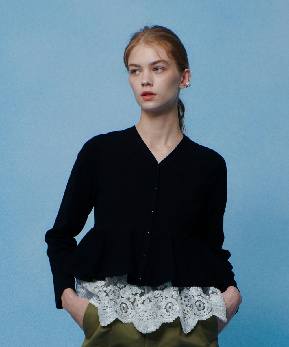 LOULOU WILLOUGHBY 【LOULOU WILLOUGHBY】レースレイヤーペプラムカーディガン ブラック (95)