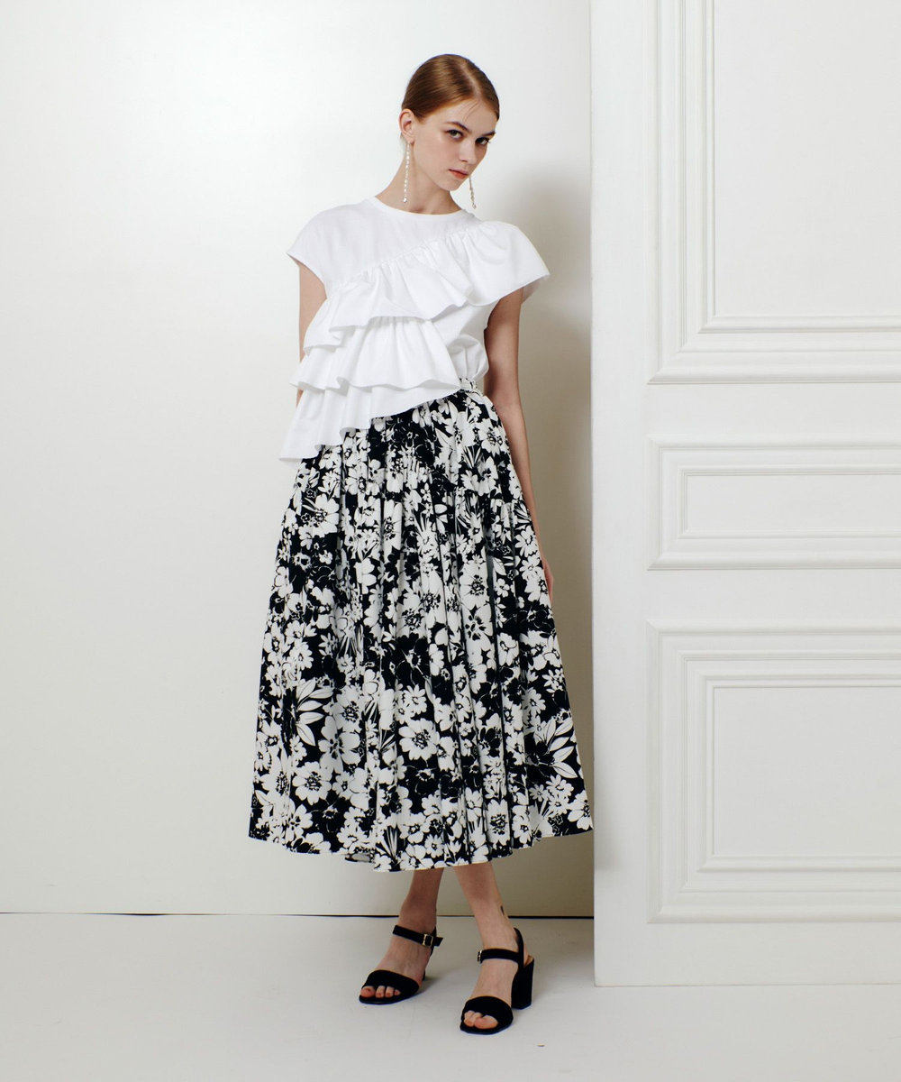 LOULOU WILLOUGHBY WEB 一部店舗限定【LOULOU WILLOUGHBY】モノトーンフラワープリントギャザースカート ブラック系 (98)