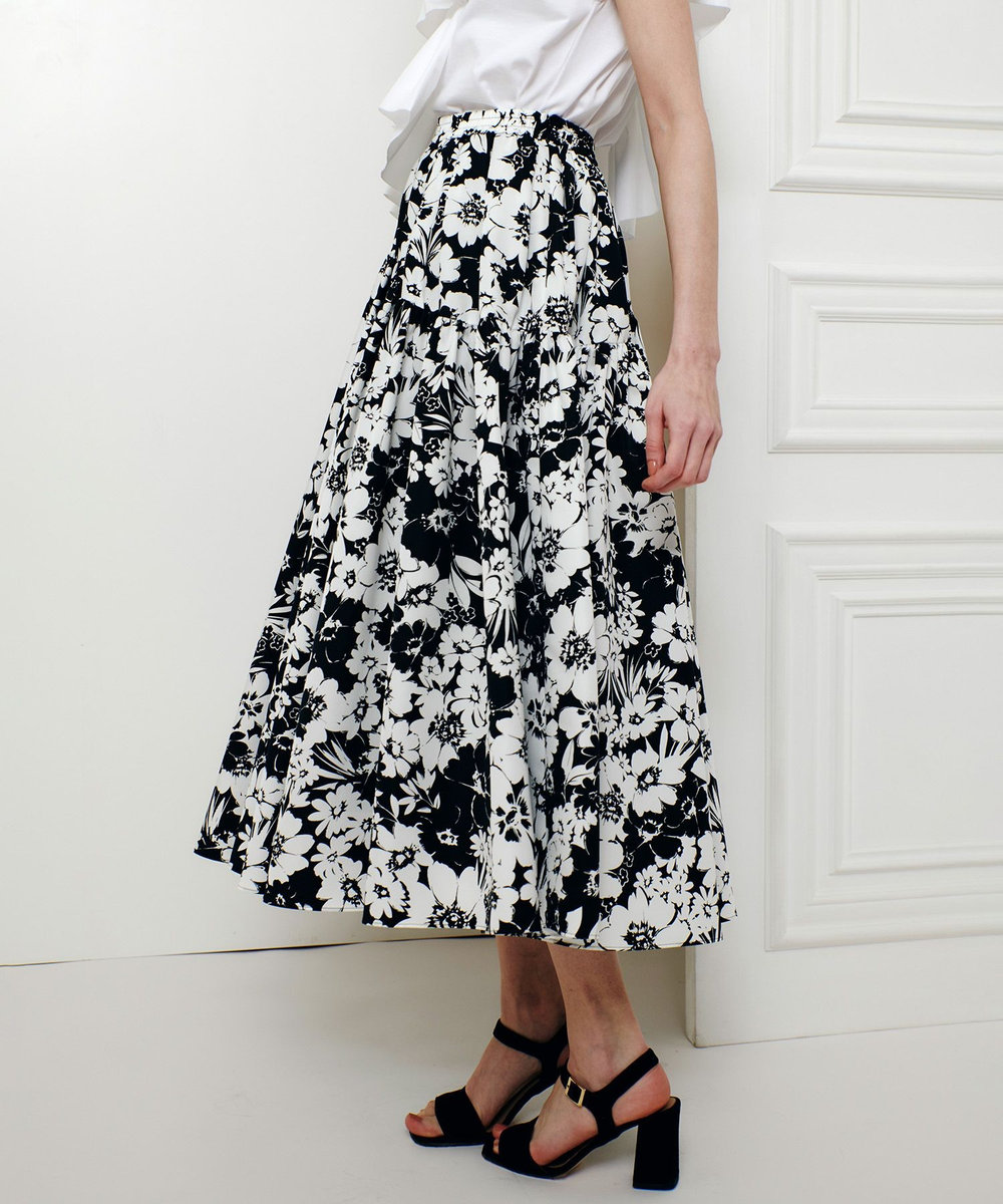 LOULOU WILLOUGHBY WEB 一部店舗限定【LOULOU WILLOUGHBY】モノトーンフラワープリントギャザースカート ブラック系 (98)