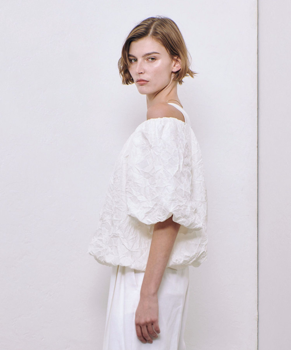 allureville クリンクルワッシャーオフショルブラウス オフホワイト (02)