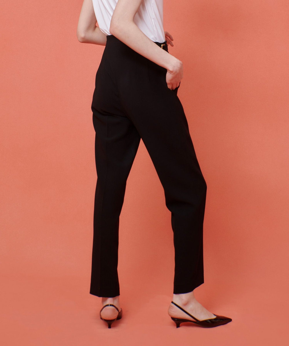 LOULOU WILLOUGHBY 【LOULOU WILLOUGHBY】ハイバックテーパードパンツ ブラック (95)