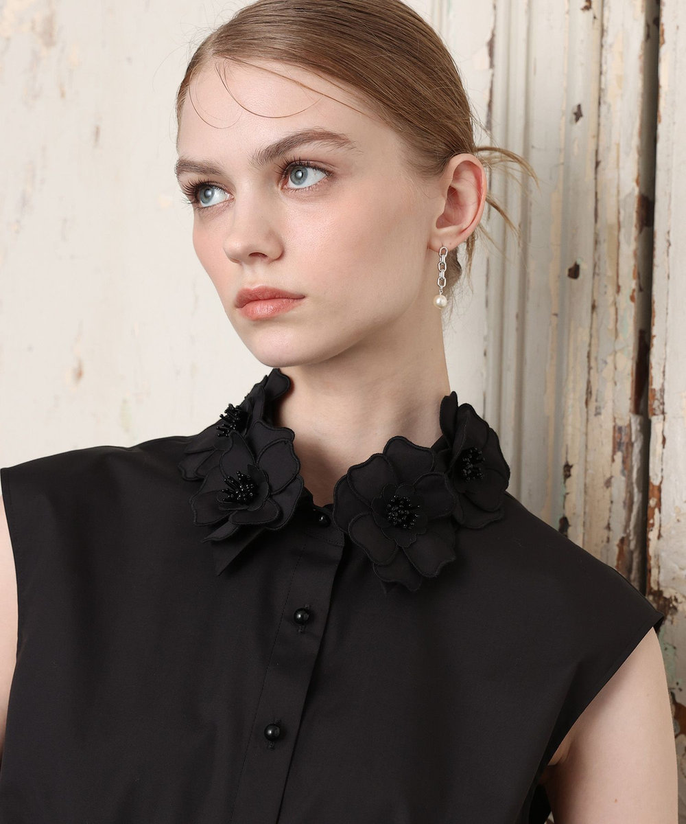 LOULOU WILLOUGHBY 【LOULOU WILLOUGHBY】コサージュ衿シャツ ブラック (95)