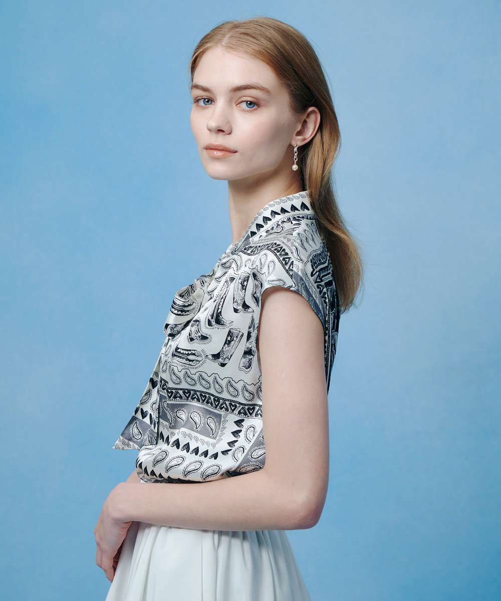 LOULOU WILLOUGHBY WEB 一部店舗限定【LOULOU WILLOUGHBY】ウエスタンスカーフプリントリボンブラウス ブラック (95)