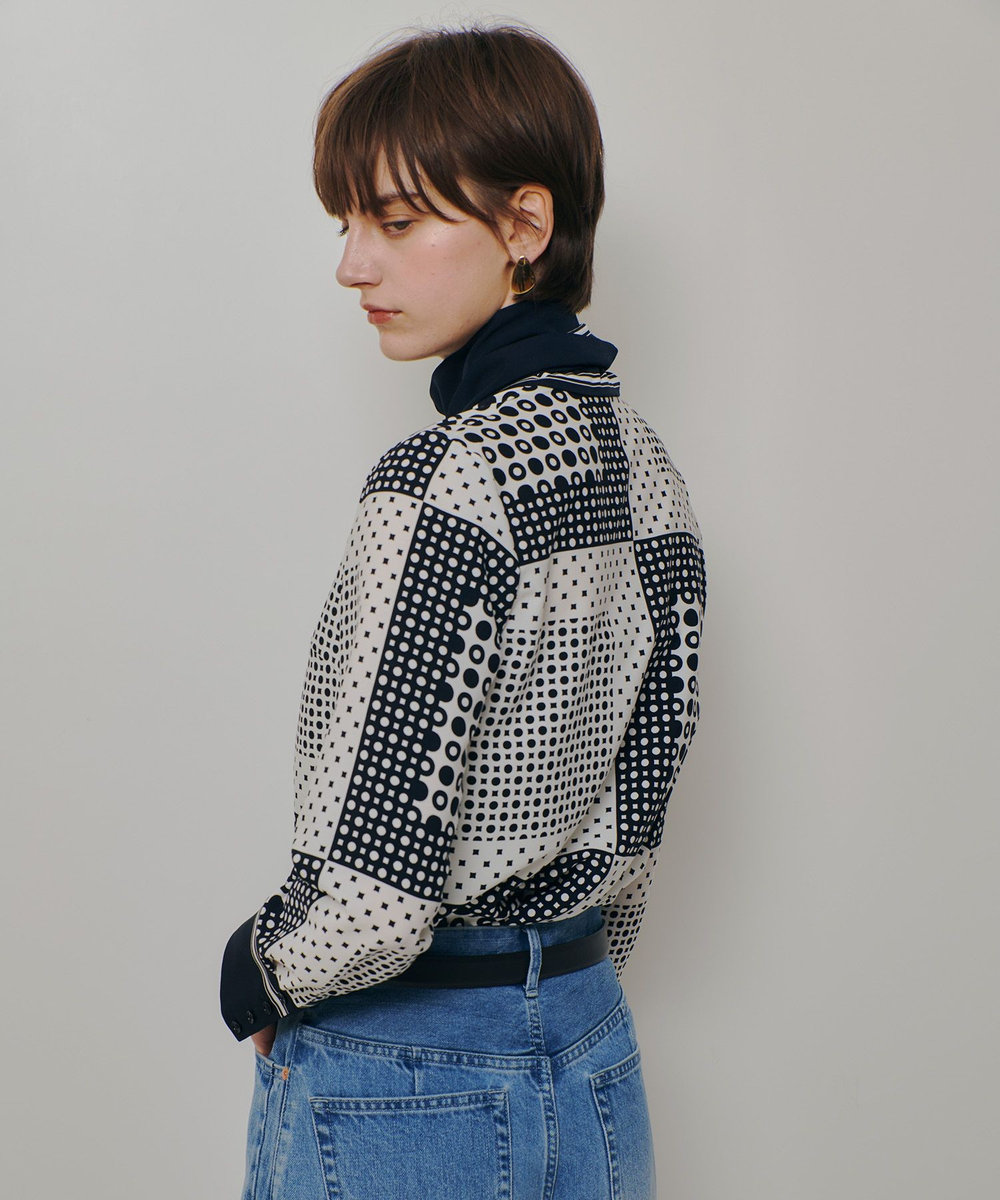 allureville 幾何プリントボウタイブラウス ネイビー (65)