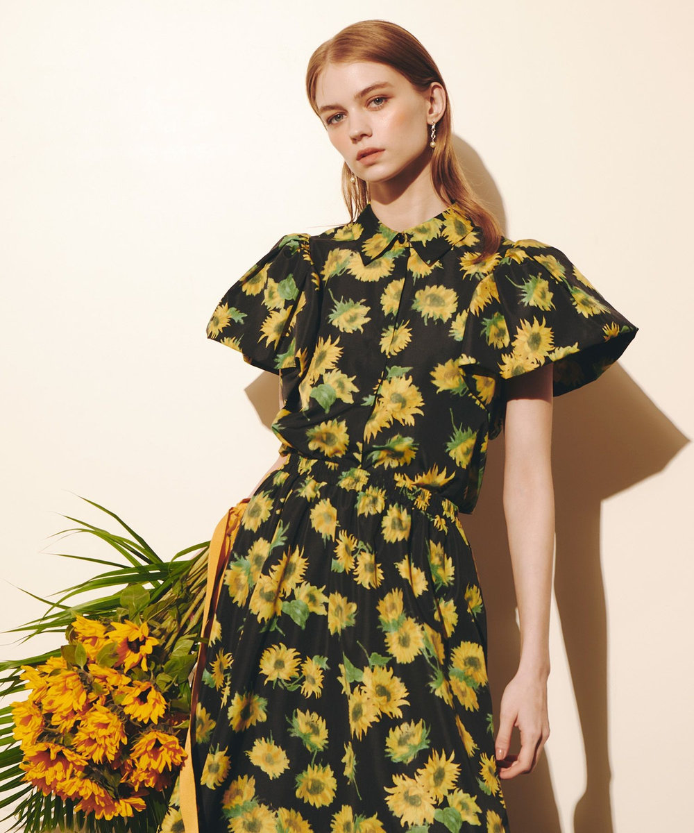 LOULOU WILLOUGHBY  WEB 一部店舗限定【LOULOU WILLOUGHBY】サンフラワープリントバルーンスリーブシャツ ブラック系 (98)