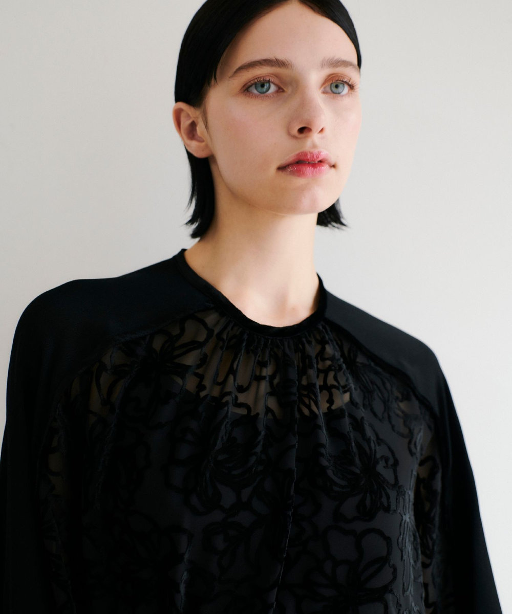 LOULOU WILLOUGHBY 【LOULOU WILLOUGHBY】オパールフラワーブラウス ブラック (95)