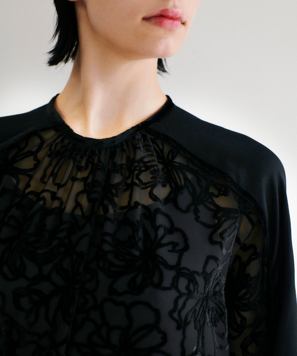 LOULOU WILLOUGHBY 【LOULOU WILLOUGHBY】オパールフラワーブラウス ブラック (95)