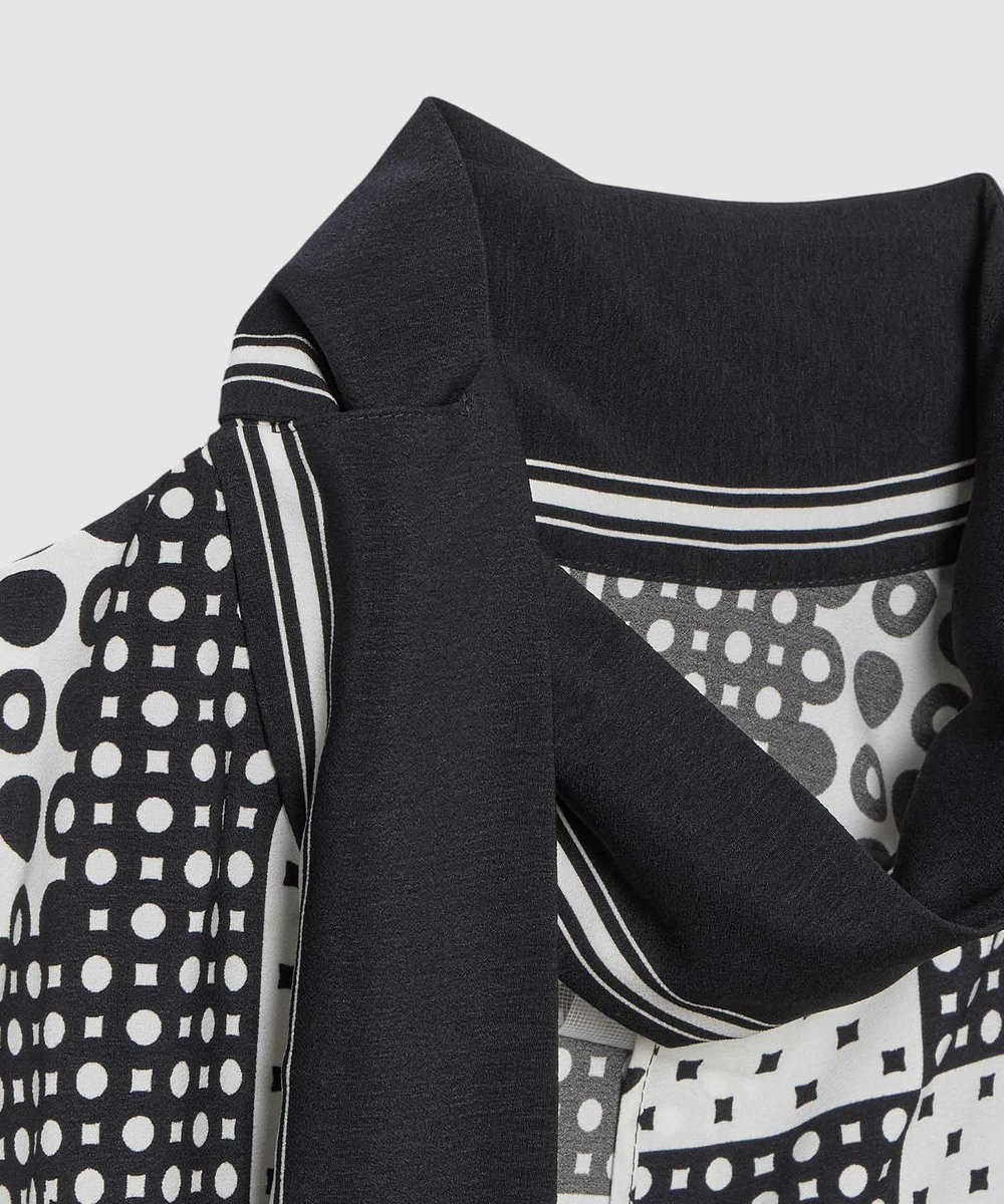 allureville 幾何プリントボウタイブラウス ネイビー (65)