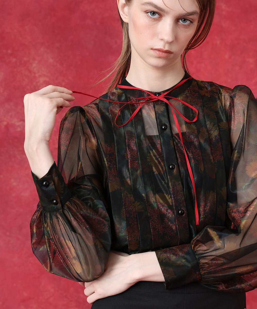 LOULOU WILLOUGHBY グロッシーフラワーブラウス ブラック系 (98)