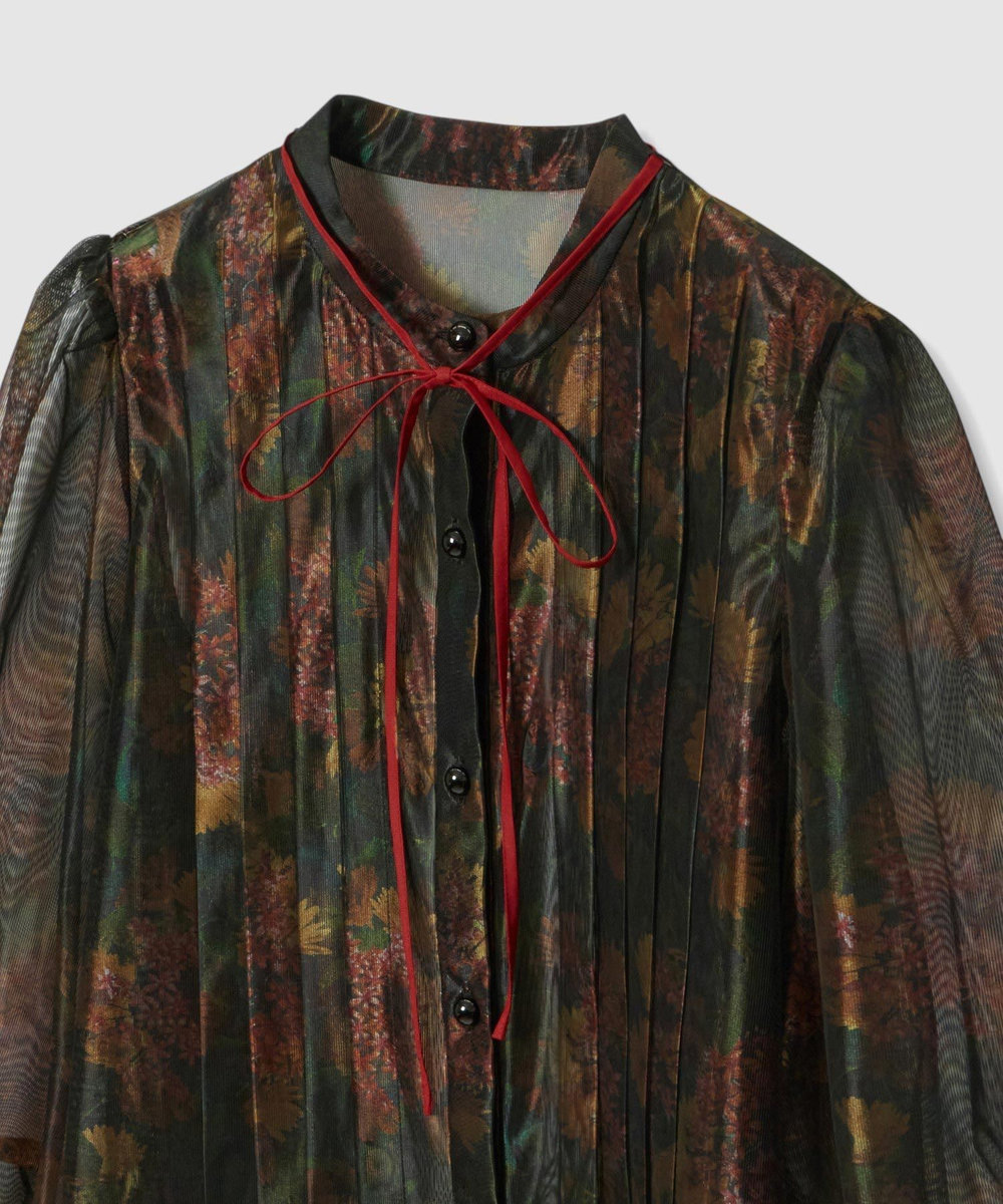 LOULOU WILLOUGHBY グロッシーフラワーブラウス ブラック系 (98)
