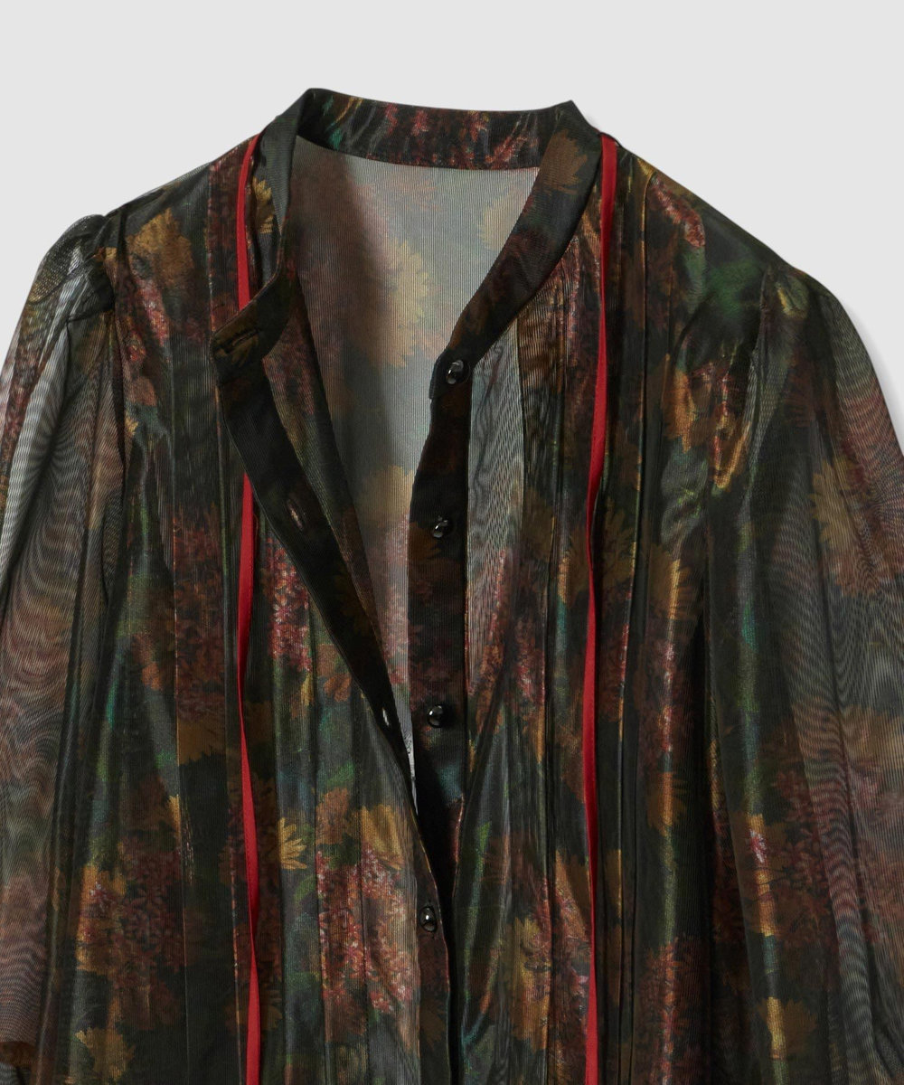 LOULOU WILLOUGHBY グロッシーフラワーブラウス ブラック系 (98)