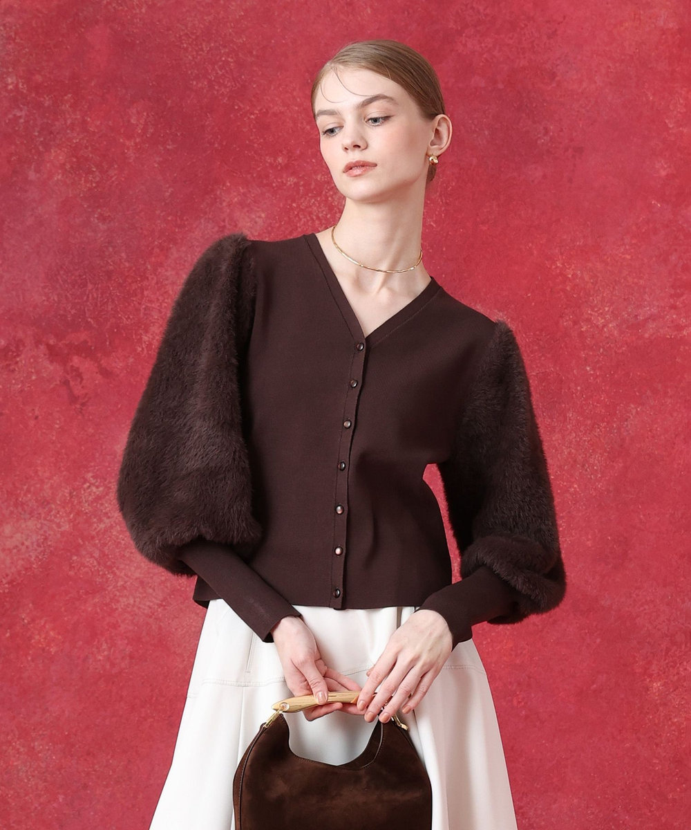 LOULOU WILLOUGHBY WEB限定 ファースリーブカーディガン ブラウン (81)