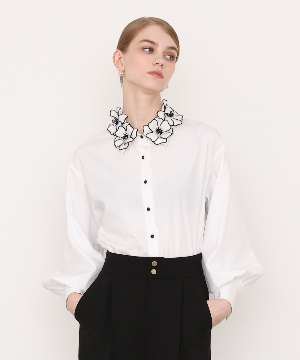 LOULOU WILLOUGHBY コサージュ衿長袖シャツ オフホワイト (02)