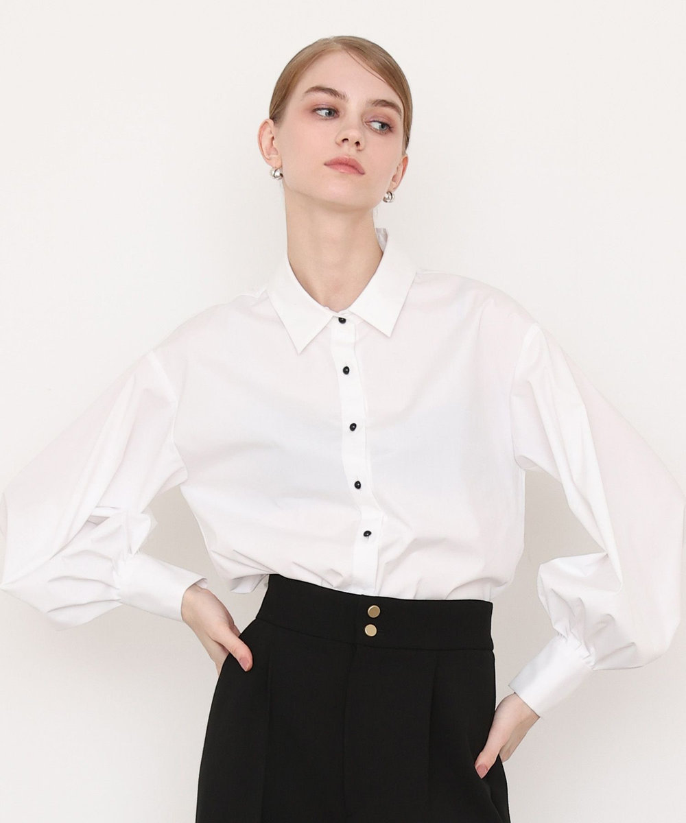 LOULOU WILLOUGHBY コサージュ衿長袖シャツ オフホワイト (02)