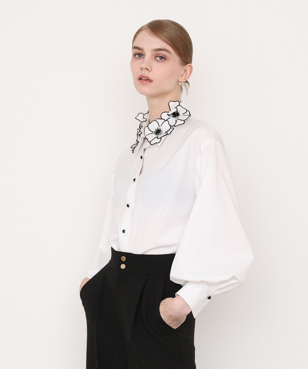 LOULOU WILLOUGHBY コサージュ衿長袖シャツ オフホワイト (02)