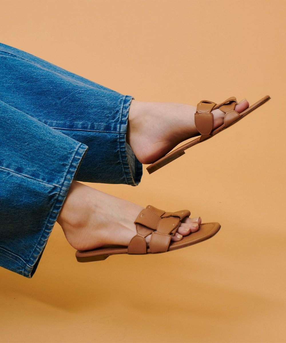 DI GAIA(ディガイア)】TOTEME FLAT SANDAL|allureville OFFICIAL SITE