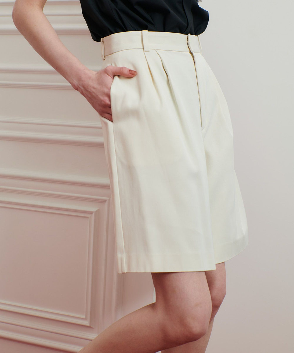 LOULOU WILLOUGHBY シックチノハーフパンツ アイボリー (04)