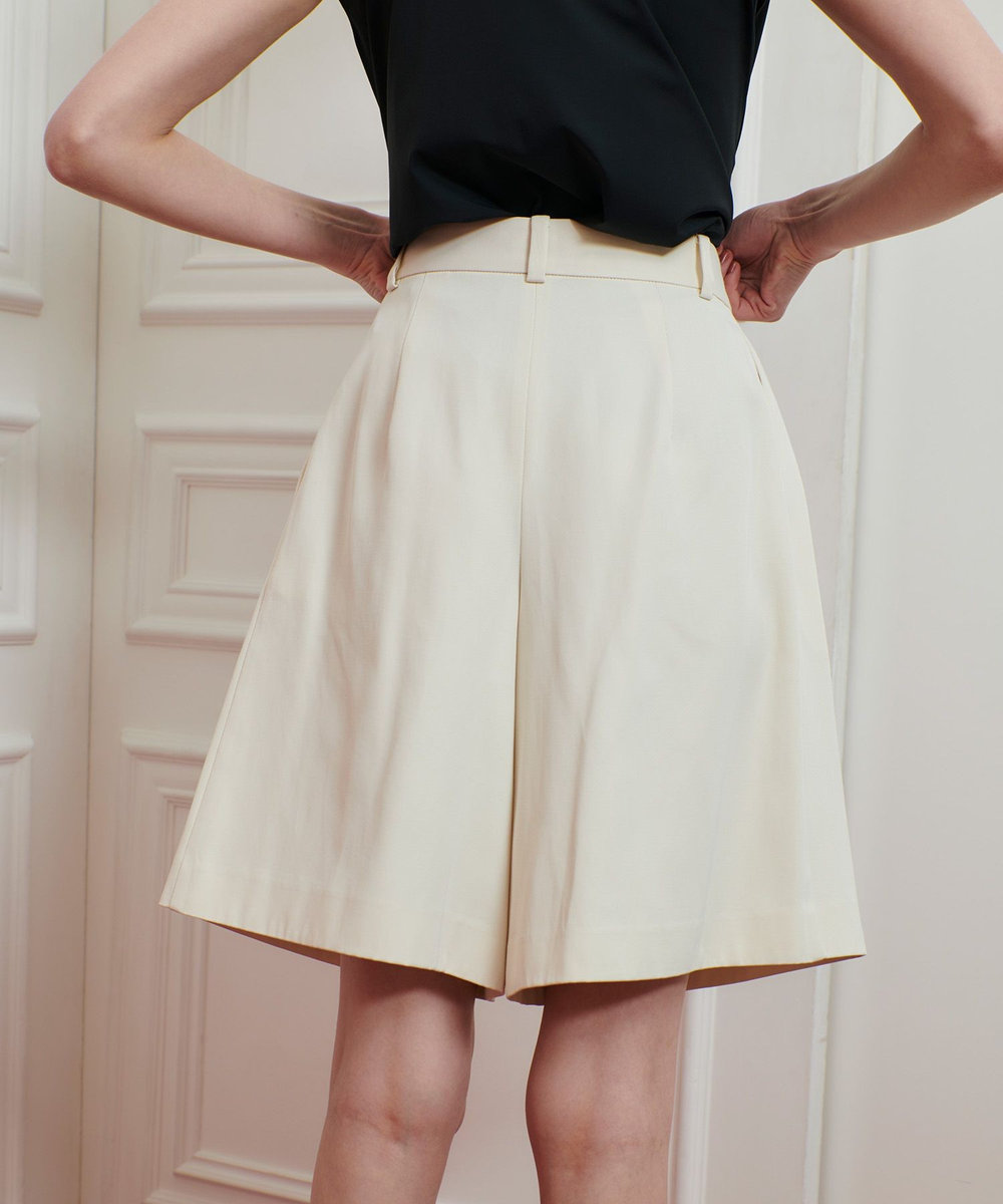 LOULOU WILLOUGHBY シックチノハーフパンツ アイボリー (04)