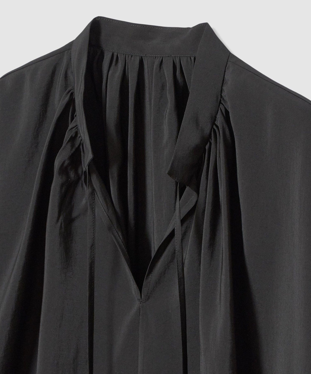 allureville ギャザーボリュームスタンドブラウス ブラック (95)