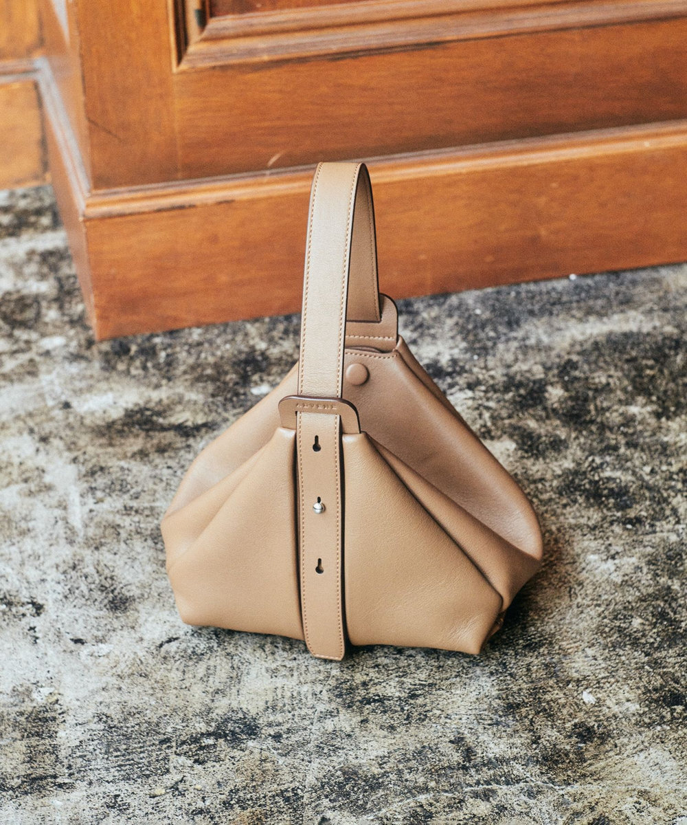 buying 【ADVENE(アドヴェン)】THE AGE ハンドバッグ キャメル (84)