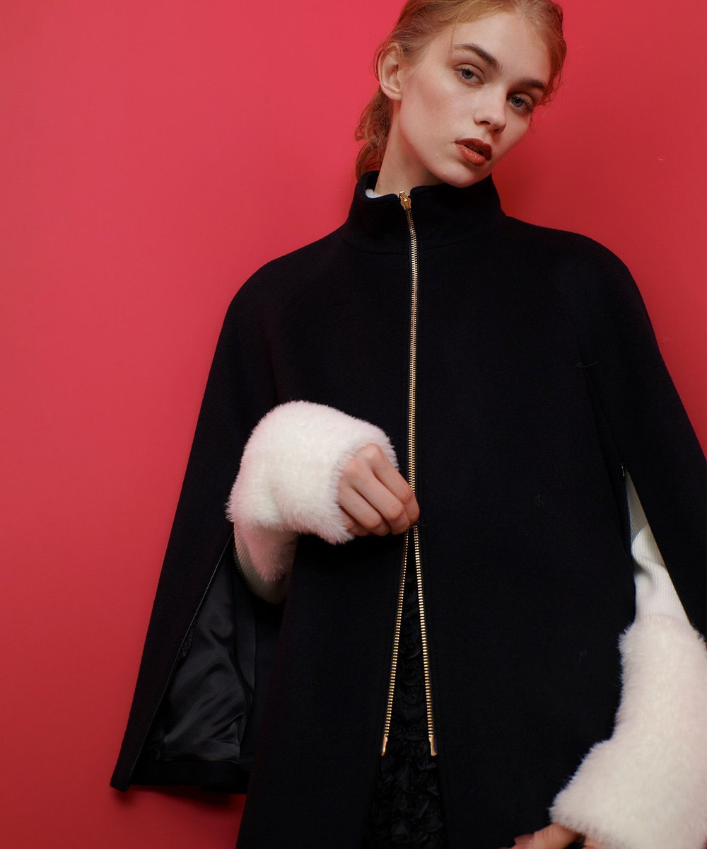 LOULOU WILLOUGHBY 【LOULOU WILLOUGHBY】シャルムビーバーケープ風コート ブラック (95)