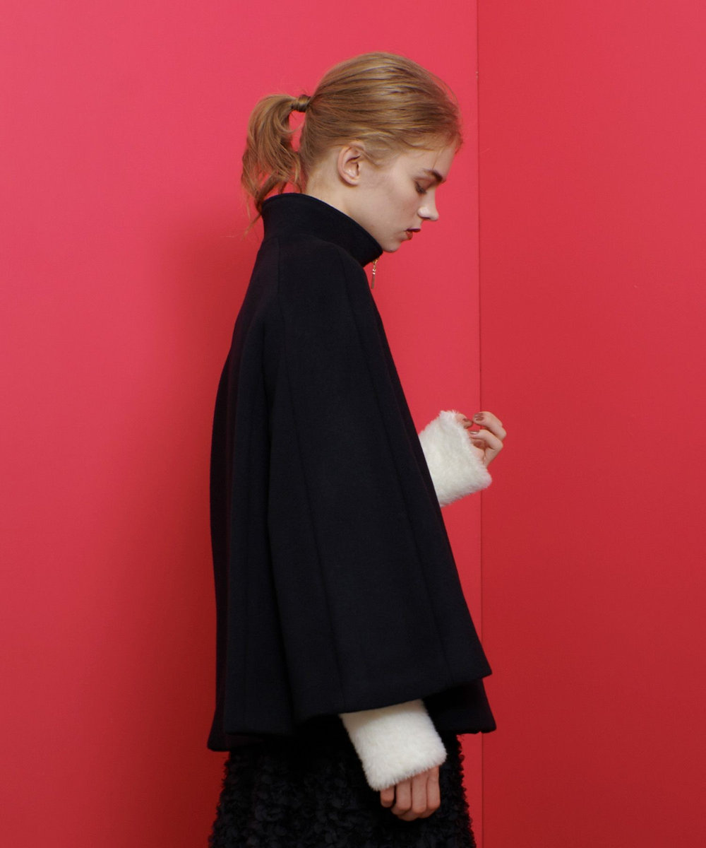 LOULOU WILLOUGHBY 【LOULOU WILLOUGHBY】シャルムビーバーケープ風コート ブラック (95)