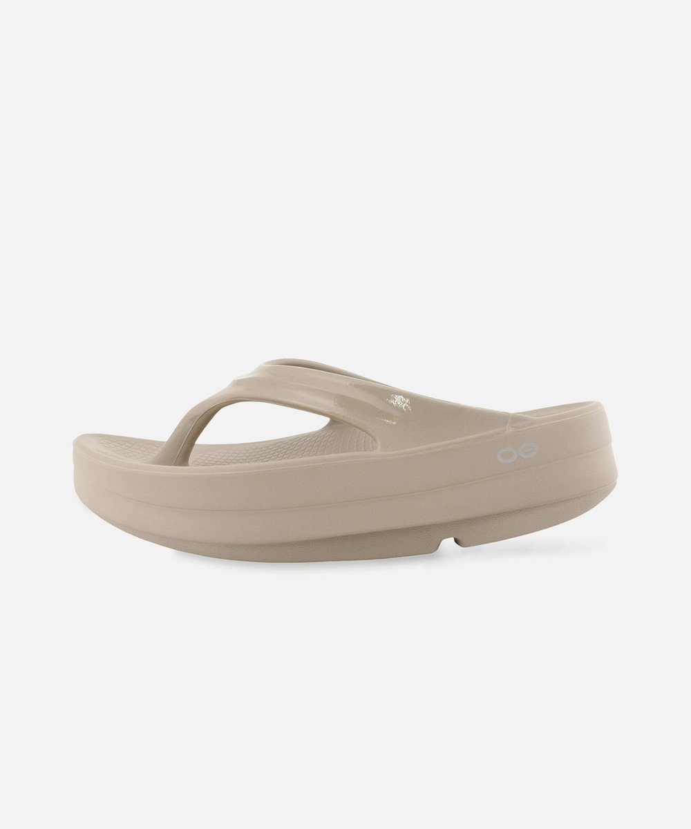 buying 【OOFOS(ウーフォス)】 OOMEGA ベージュ (14)