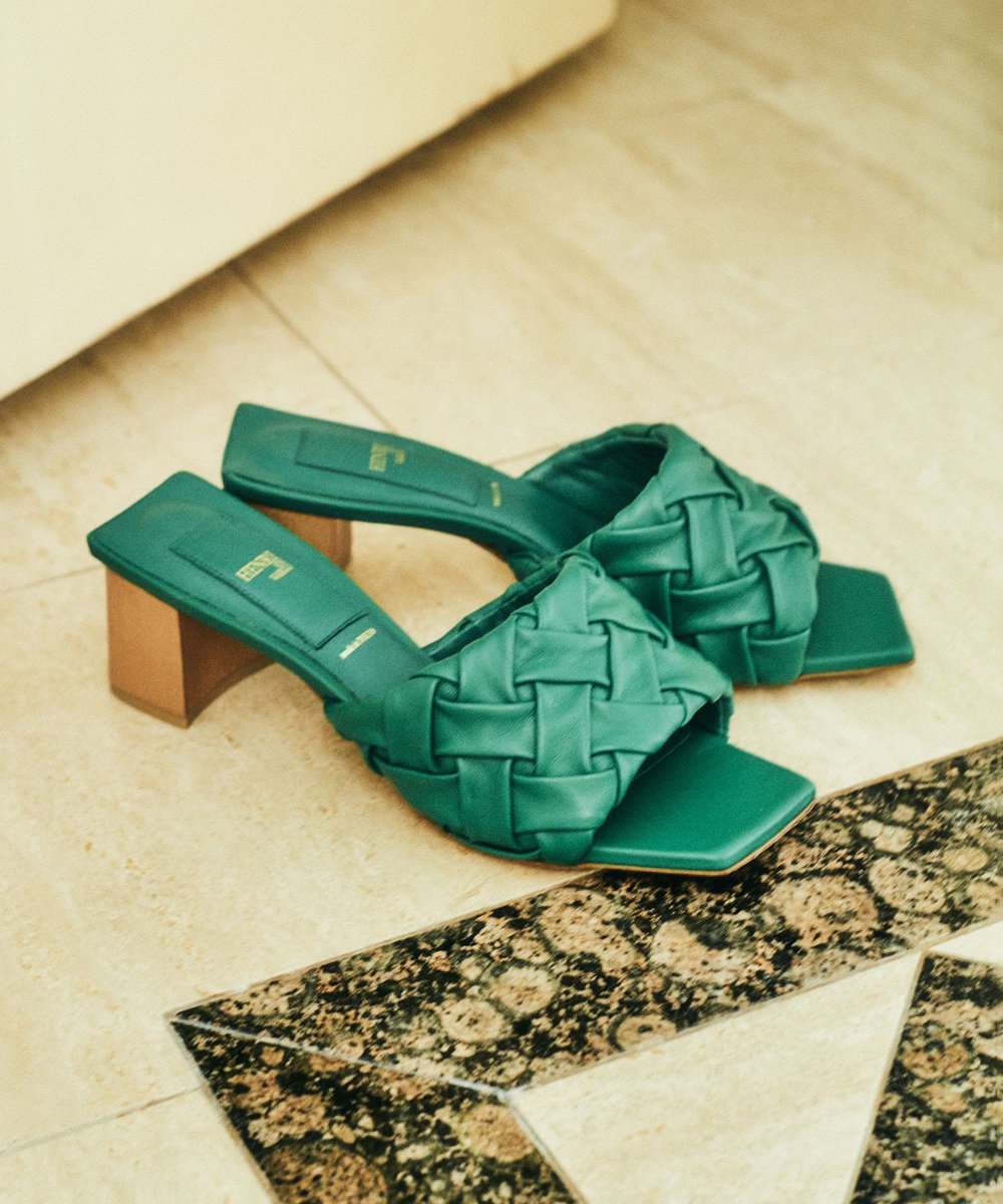 【美品】HENRI EN VARGO　ヘンリエンヴァーゴ　Hanna 23cm HENRI EN VARGO(ヘンリエンヴァーゴ)】GRACE SANDAL|allureville