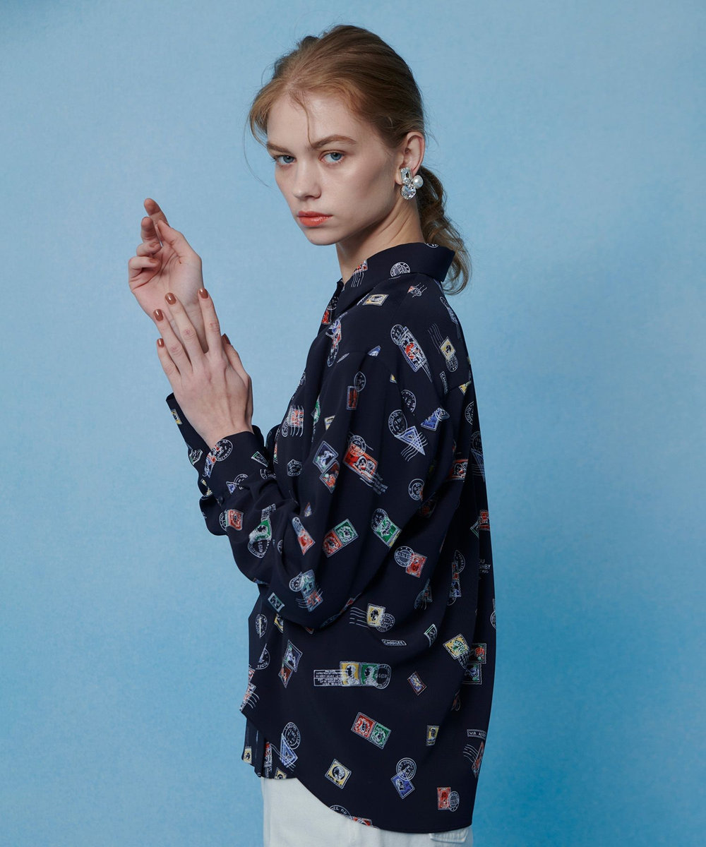 LOULOU WILLOUGHBY 【LOULOU WILLOUGHBY】レタープリントシャツブラウス ネイビー (65)