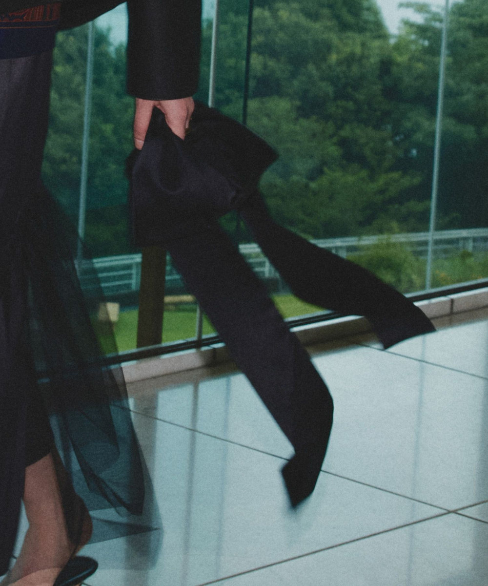 buying 【TENDRESSE STUDIO(テンドレッセ スタジオ)】BOW HANDLEハンドバッグ SMALL ブラック (95)