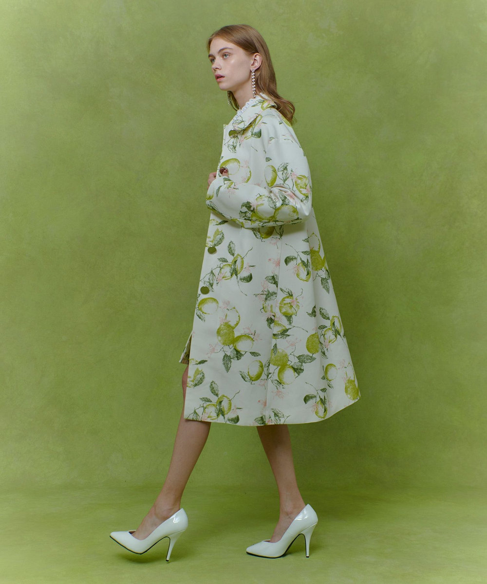 LOULOU WILLOUGHBY 【LOULOU WILLOUGHBY】RATTIレモン柄ステンカラーコート ホワイト系 (08)