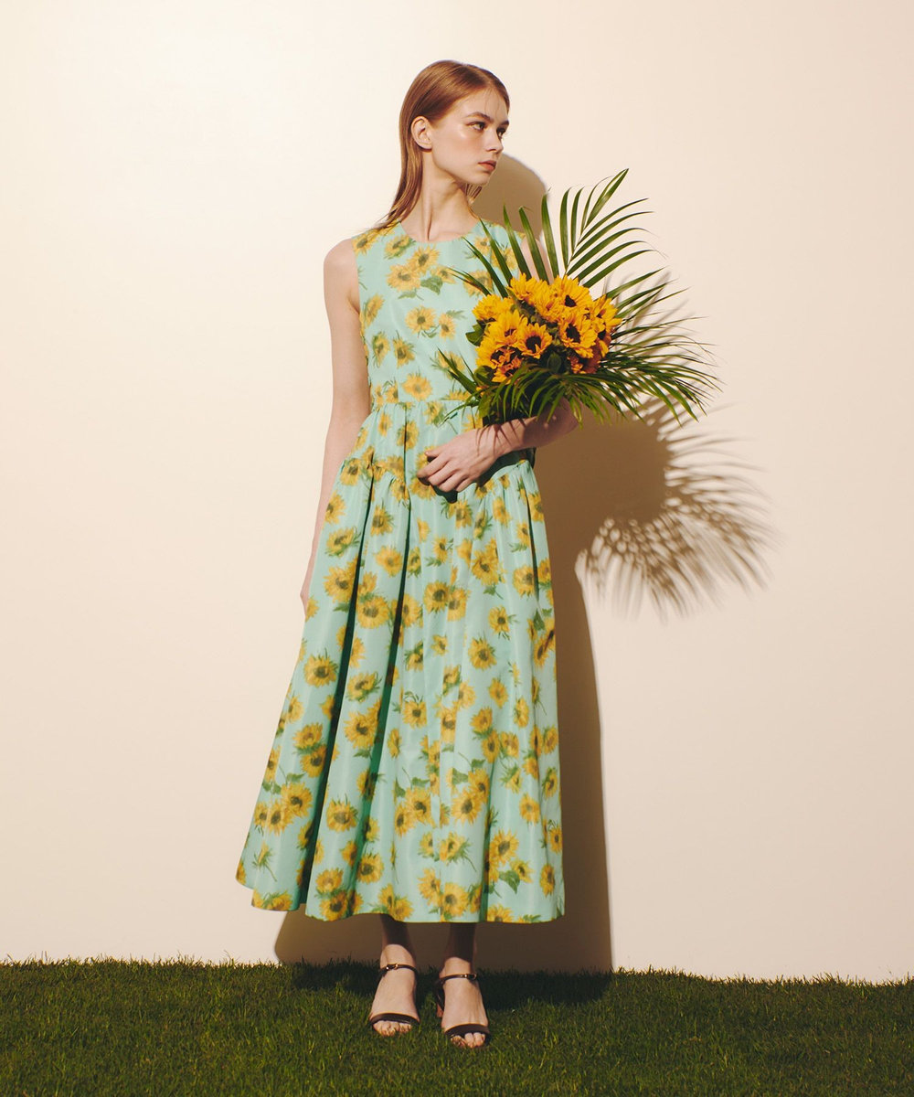 LOULOU WILLOUGHBY  WEB 一部店舗限定【LOULOU WILLOUGHBY】サンフラワープリントバッククロスワンピース グリーン系 (74)