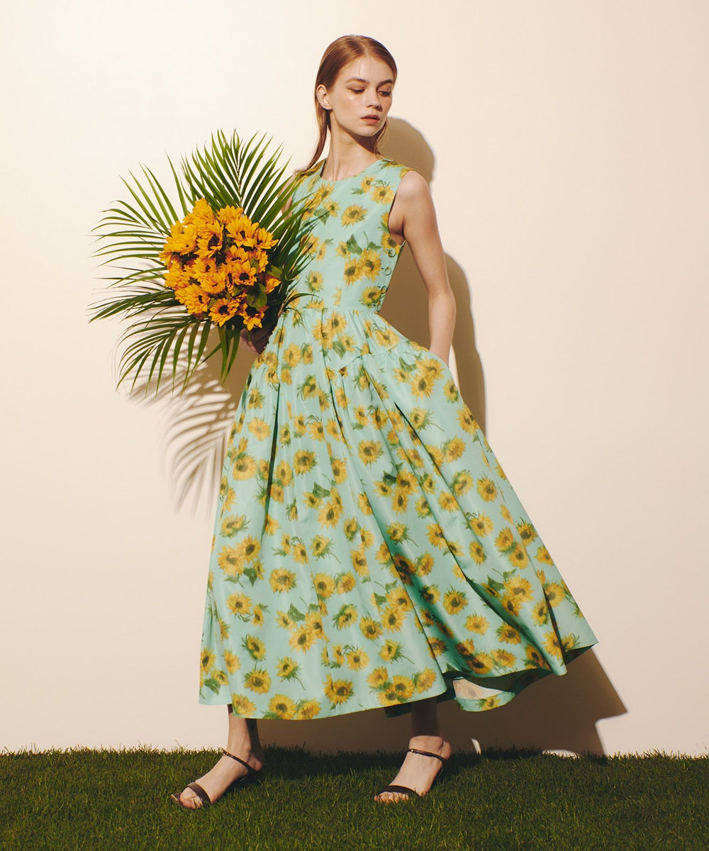 LOULOU WILLOUGHBY  WEB 一部店舗限定【LOULOU WILLOUGHBY】サンフラワープリントバッククロスワンピース グリーン系 (74)