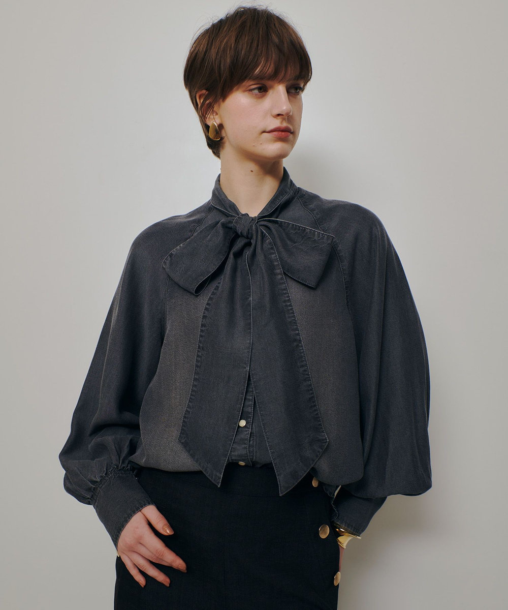allureville 【WEB・一部店舗別注】デニムボウブラウス ブラック系 (98)